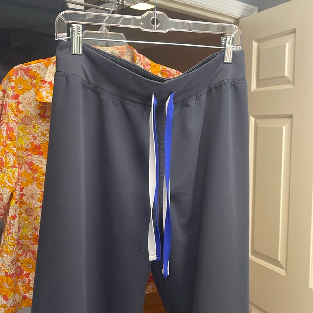 Figs high waisted Livingston pant in Night Sky